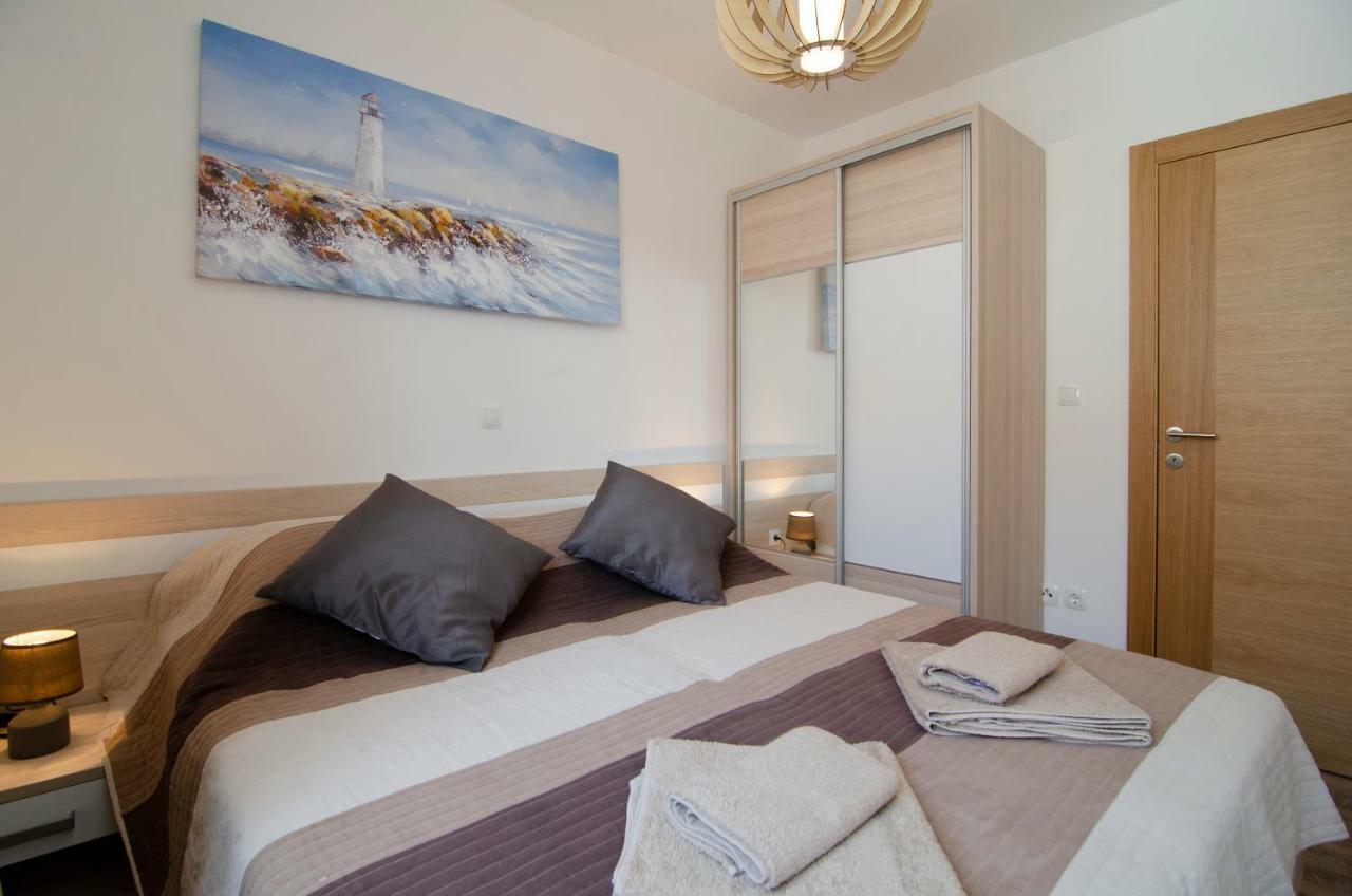 Apartments Sara Bol Ngoại thất bức ảnh