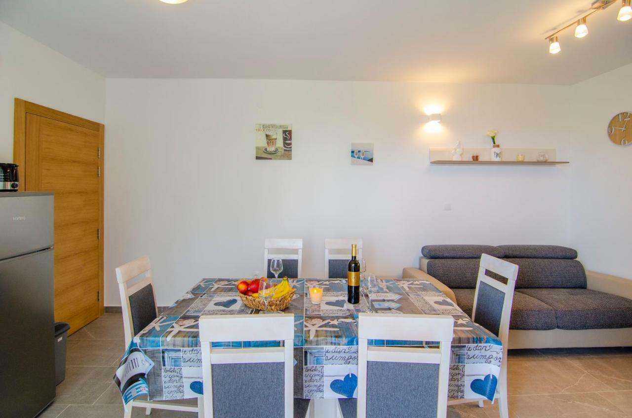 Apartments Sara Bol Ngoại thất bức ảnh