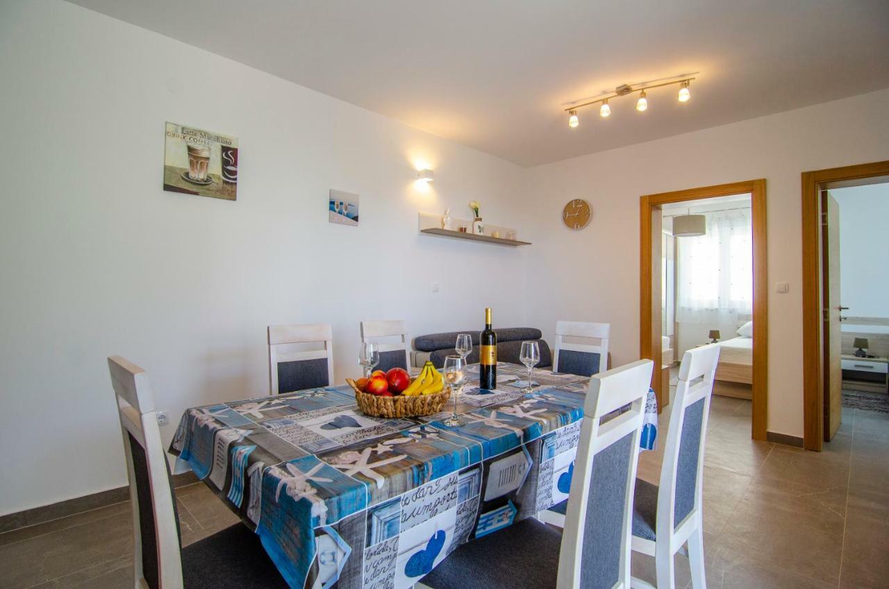 Apartments Sara Bol Ngoại thất bức ảnh