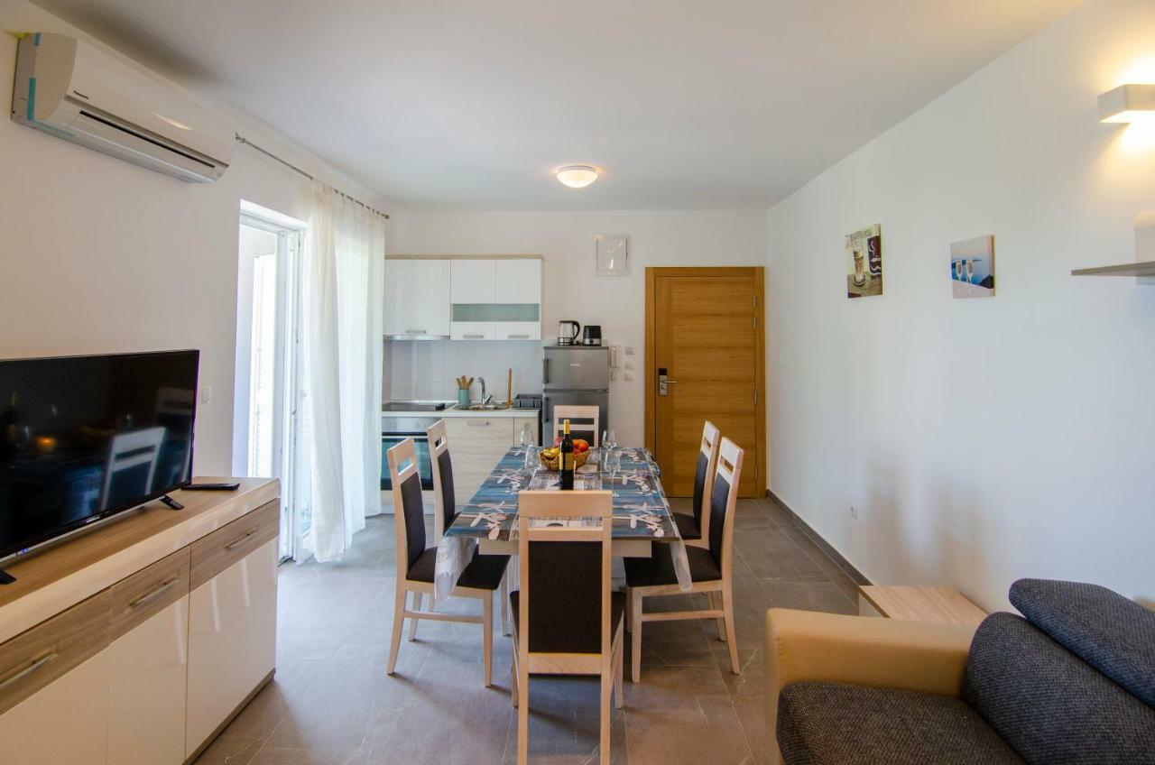 Apartments Sara Bol Ngoại thất bức ảnh