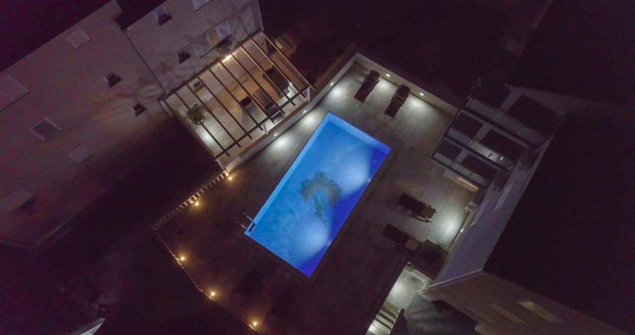 Apartments Sara Bol Ngoại thất bức ảnh