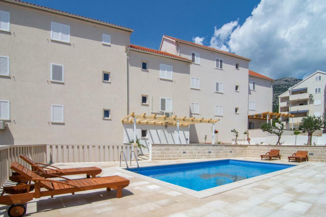 Apartments Sara Bol Ngoại thất bức ảnh