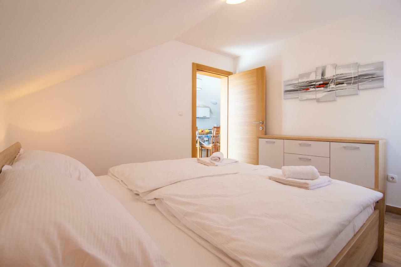 Apartments Sara Bol Ngoại thất bức ảnh
