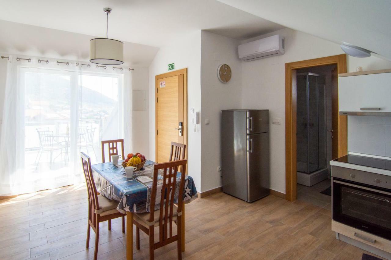 Apartments Sara Bol Ngoại thất bức ảnh